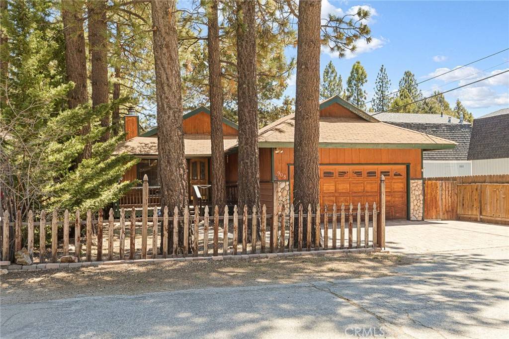 Big Bear City, CA 92314,908 Tinkerbell AVE