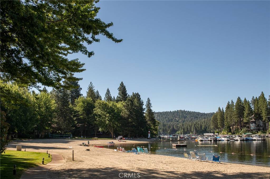 Lake Arrowhead, CA 92352,27751 Peninsula DR #302