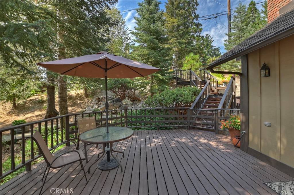 Lake Arrowhead, CA 92352,26146 Circle DR