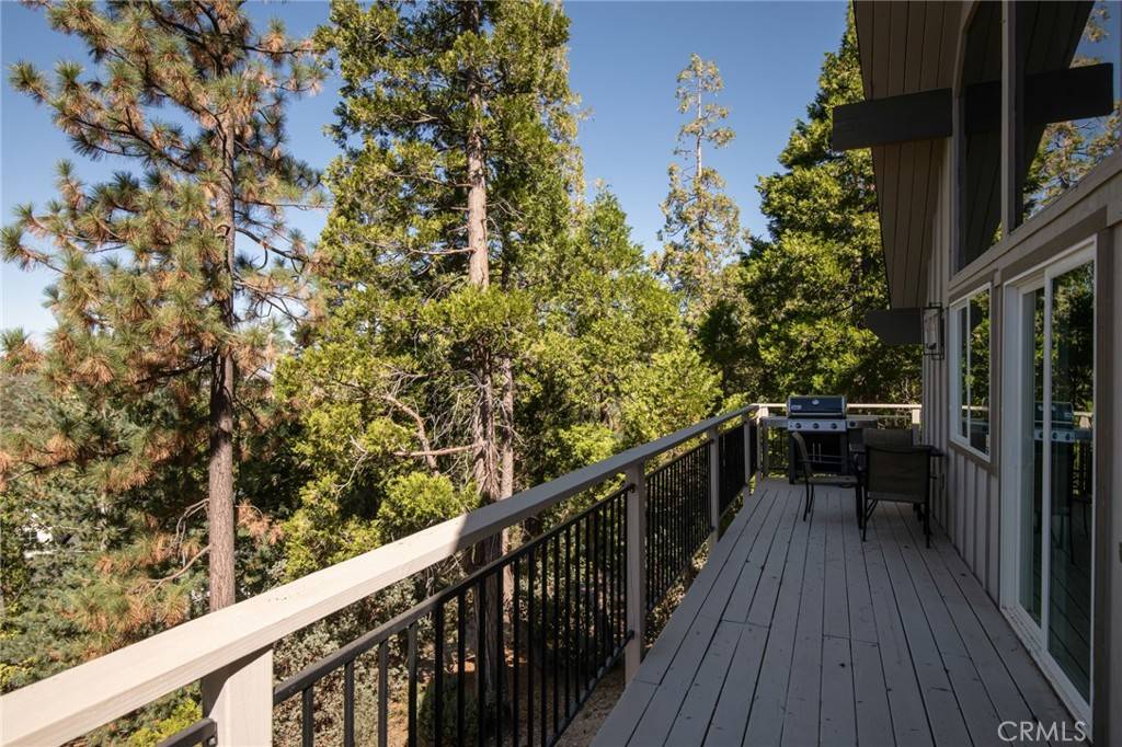 832 Rhine RD Lake Arrowhead, CA 92352