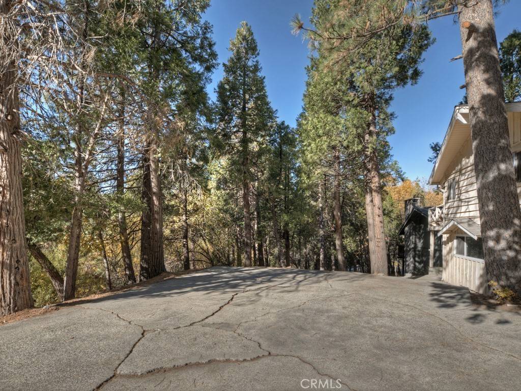 Crestline, CA 92325,24162 Montreaux DR