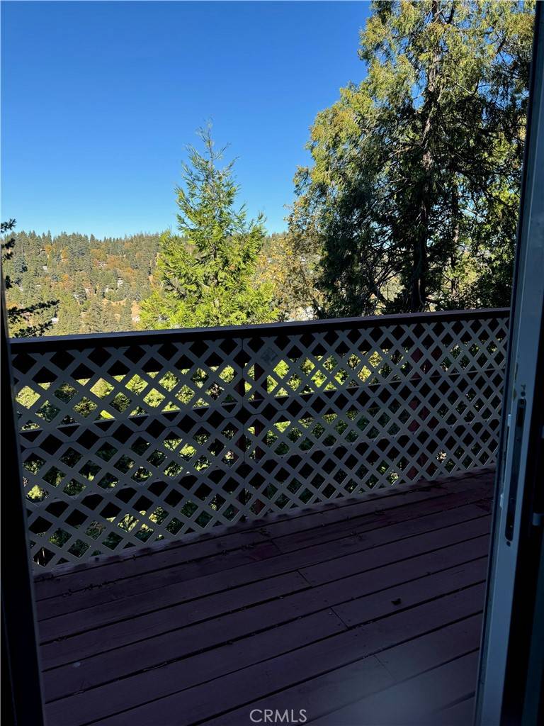 Crestline, CA 92325,24058 Cresta DR