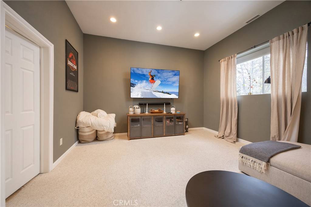 42947 Dogwood DR Big Bear, CA 92315