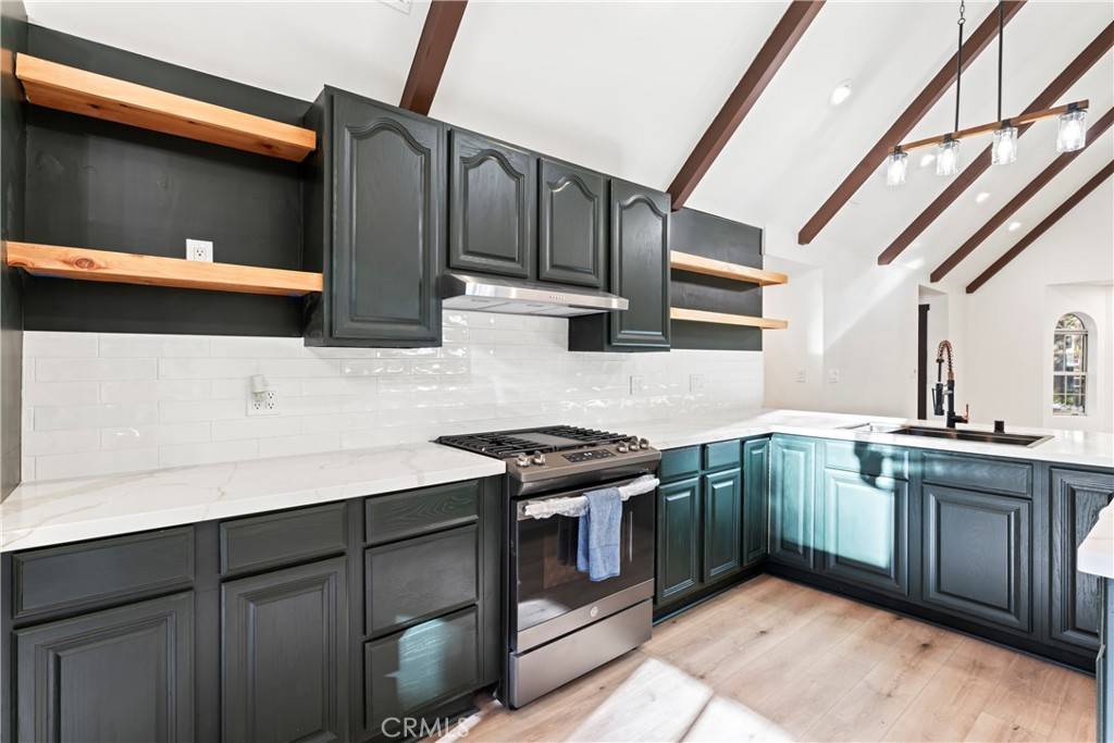 31721 Luring Pines DR Running Springs, CA 92382