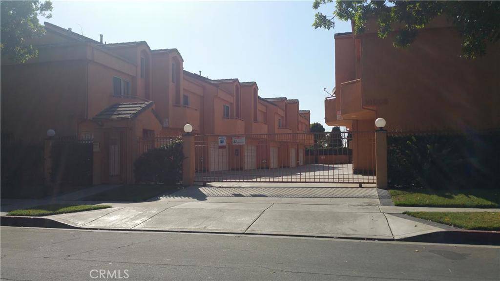 Paramount, CA 90723,14005 Arthur AVE #4