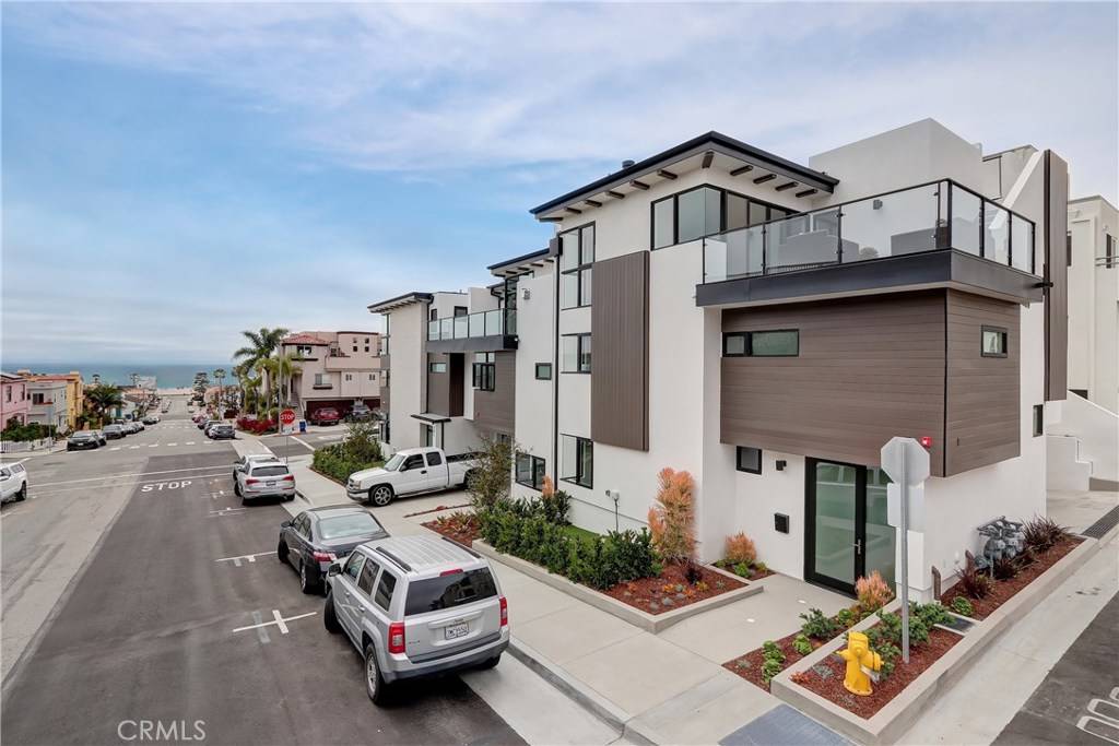 Hermosa Beach, CA 90254,305 10th ST