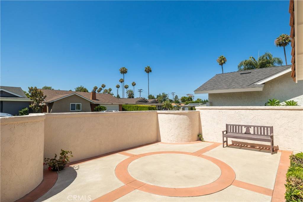 Costa Mesa, CA 92626,990 Trenton WAY