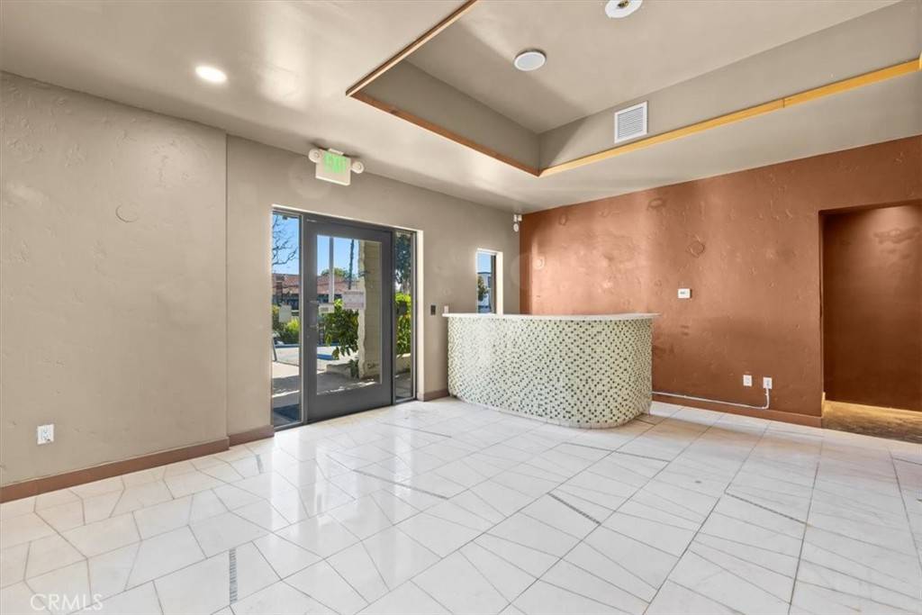 Manhattan Beach, CA 90266,2709 N Sepulveda BLVD