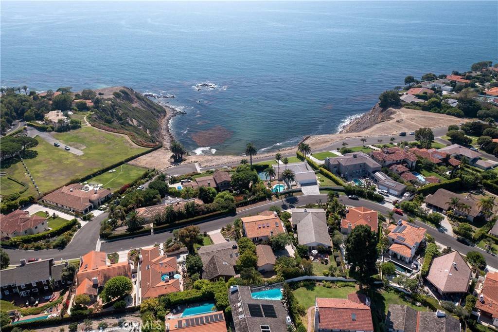 Palos Verdes Estates, CA 90274,2960 Via Alvarado