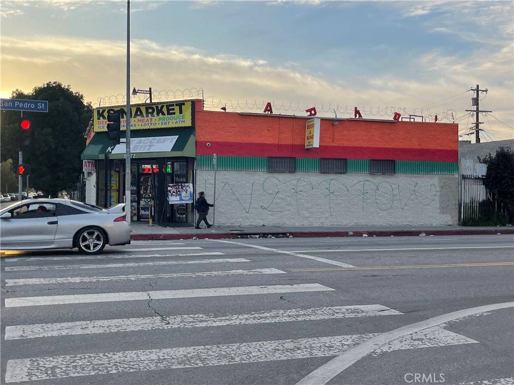 Los Angeles, CA 90003,8273 S San Pedro