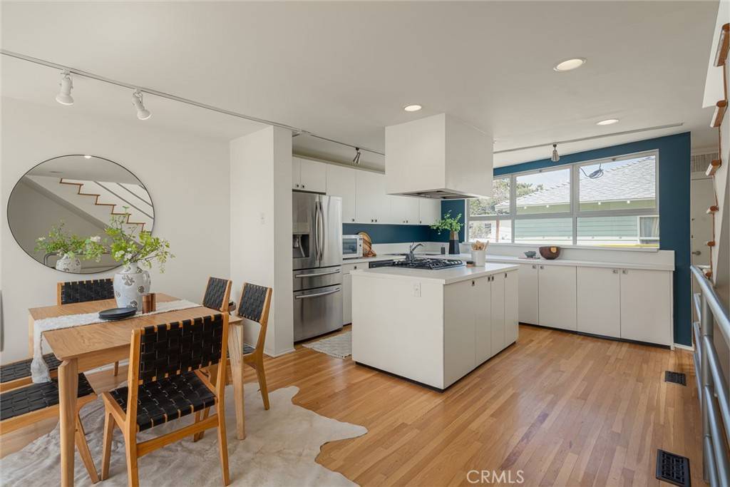 Santa Monica, CA 90405,831 Pacific ST #6