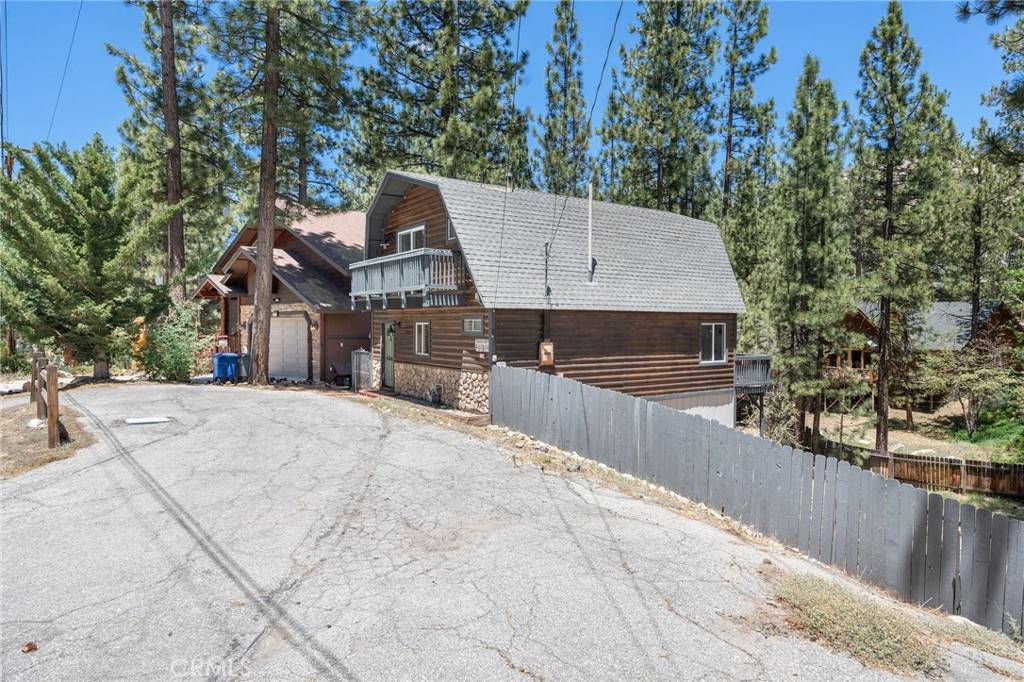 Big Bear Lake, CA 92315,42662 Juniper DR