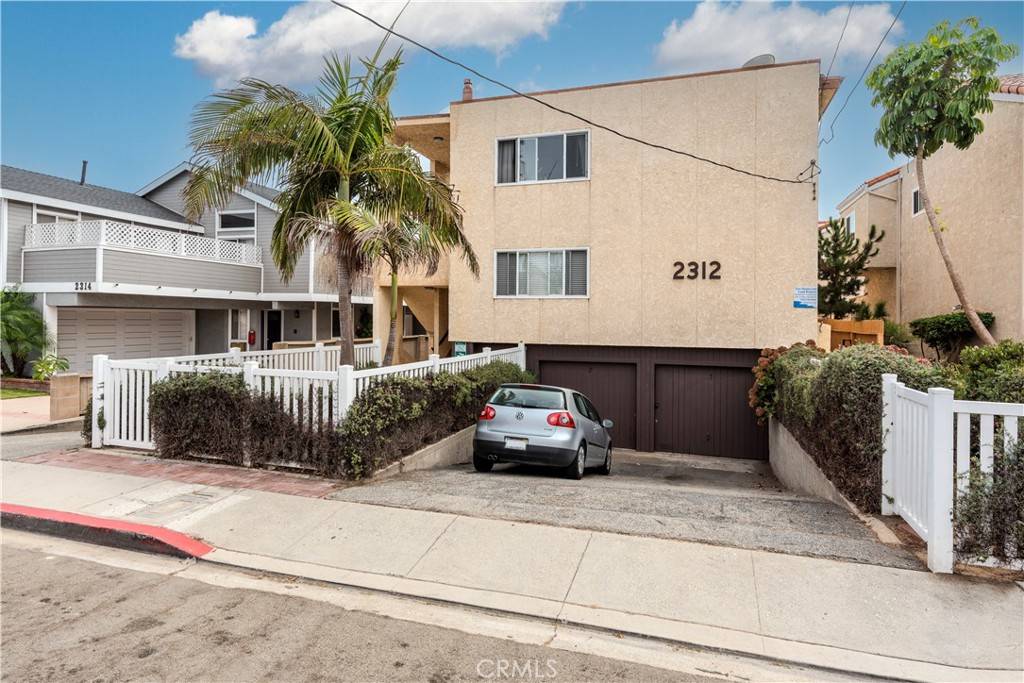 Redondo Beach, CA 90278,2312 Vanderbilt Lane #9