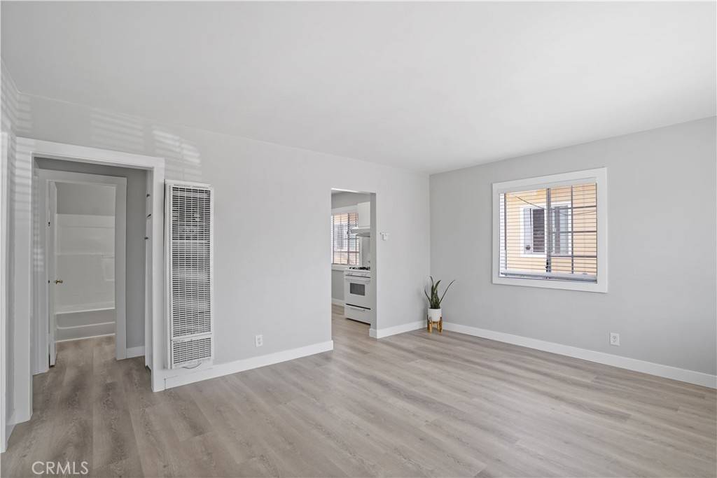 Lawndale, CA 90260,4623 W 160th ST