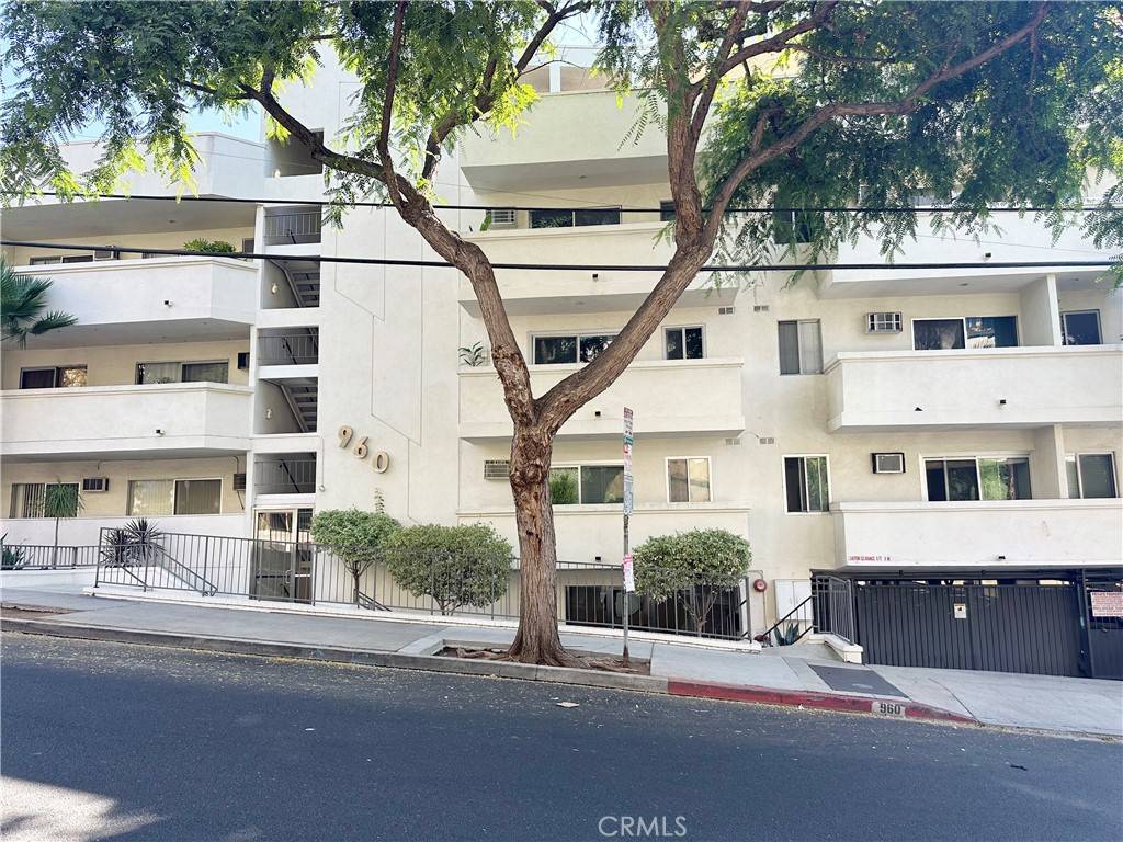 West Hollywood, CA 90069,960 Larrabee ST #104