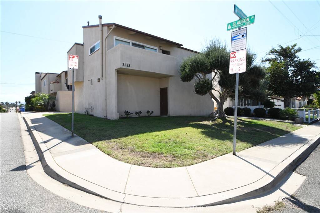 Redondo Beach, CA 90278,2222 Harriman LN #1