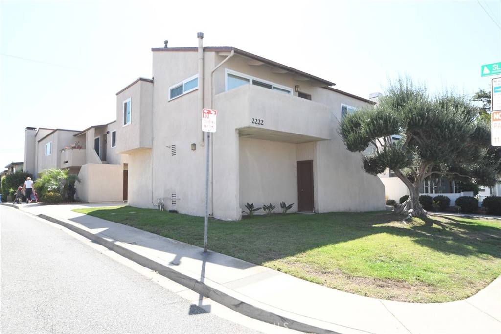 Redondo Beach, CA 90278,2222 Harriman LN #1