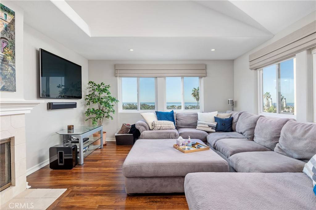 Redondo Beach, CA 90277,607 N Juanita AVE #B