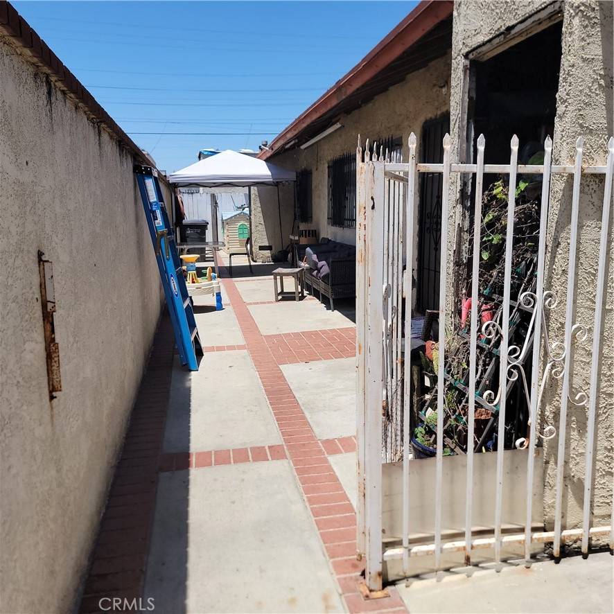 Carson, CA 90745,23501 catskill