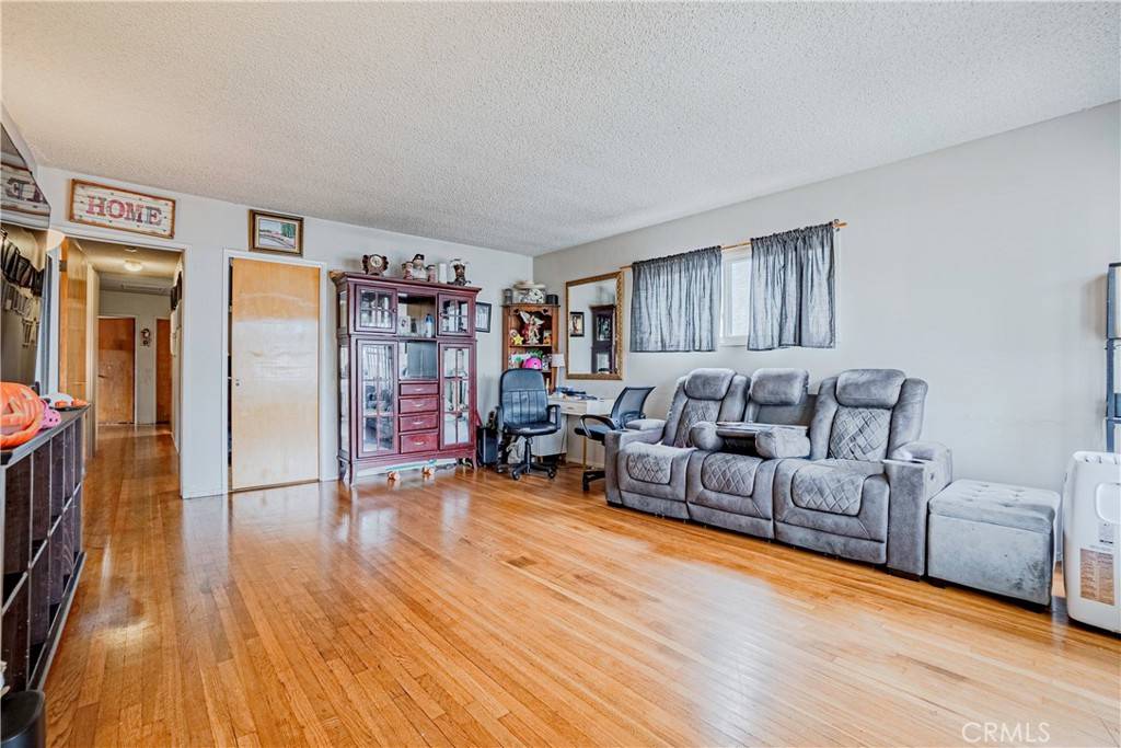 San Pedro, CA 90731,287 W 15th ST