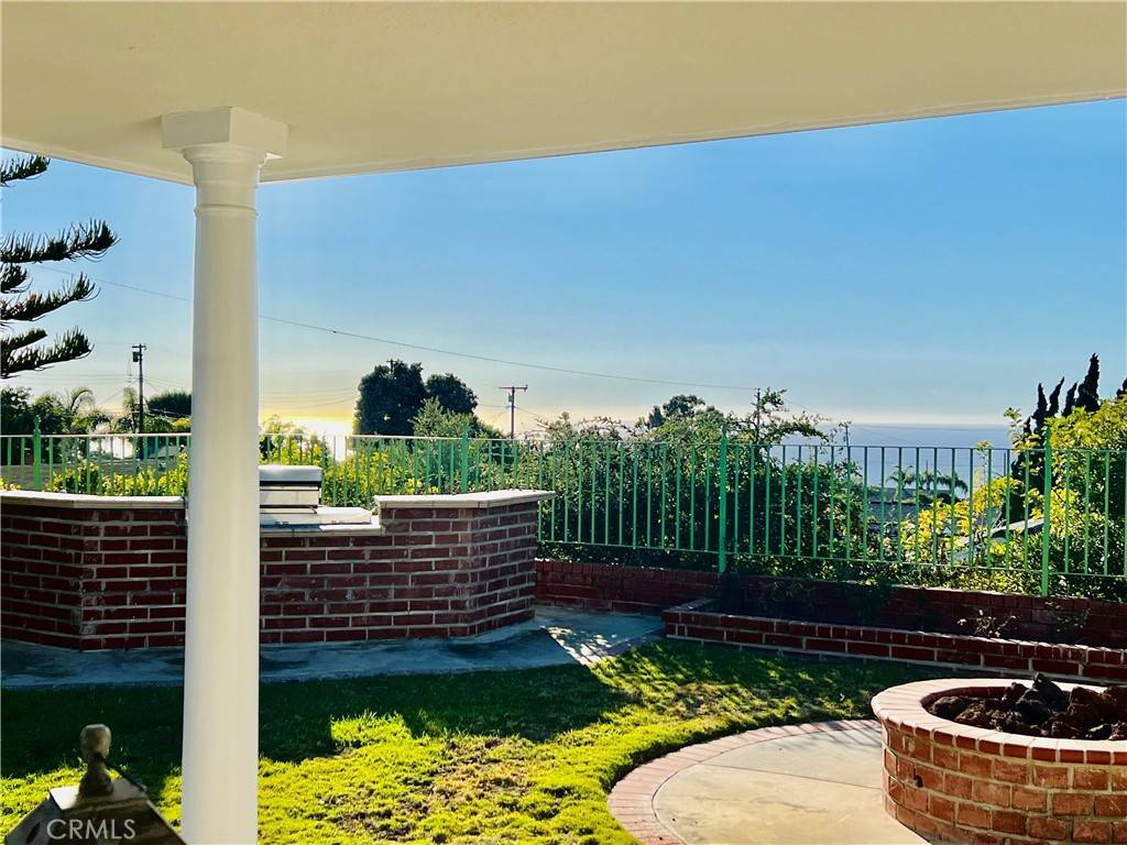 Rancho Palos Verdes, CA 90275,6907 Cherty DR