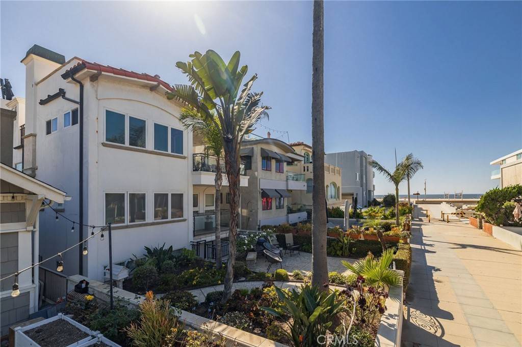 Hermosa Beach, CA 90254,32 8th ST