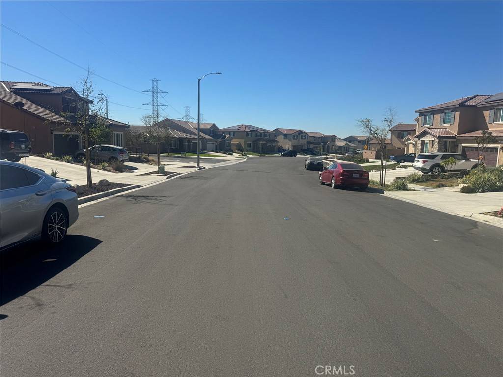 Fontana, CA 92336,5249 Jarvis LN