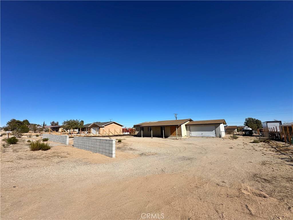 Joshua Tree, CA 92252,4851 Avenida La Manana