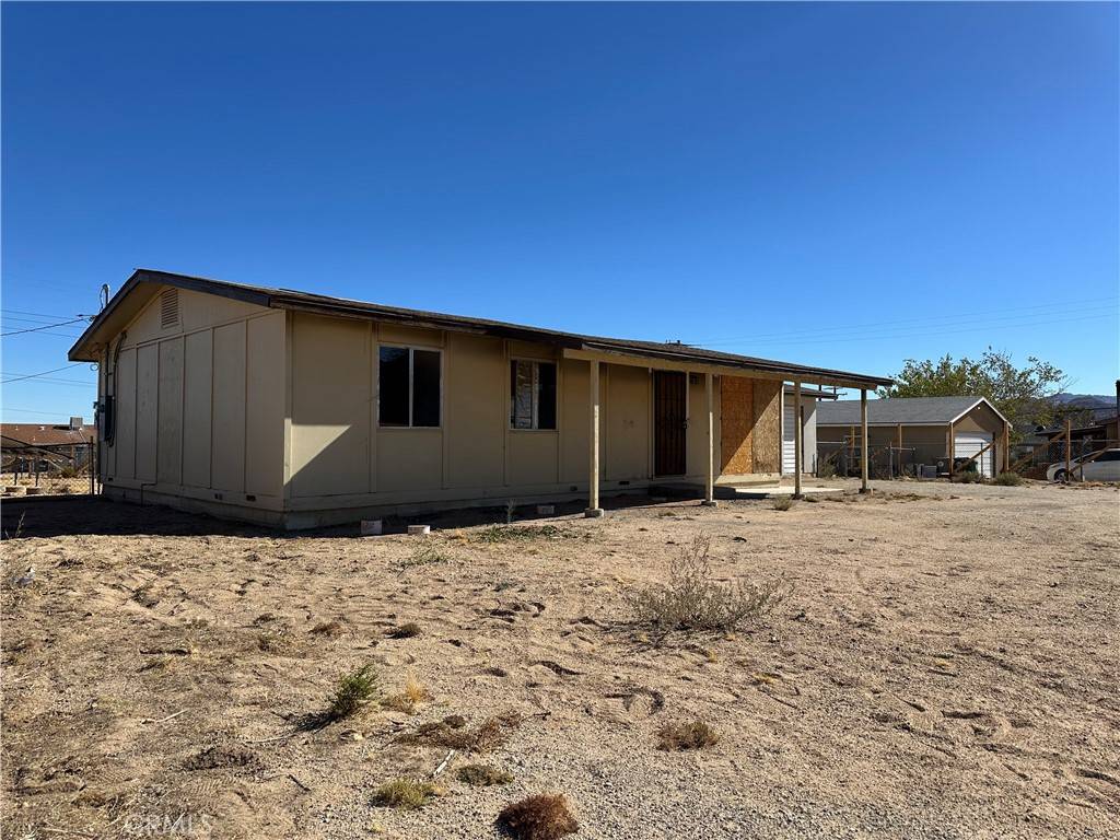 Joshua Tree, CA 92252,4851 Avenida La Manana