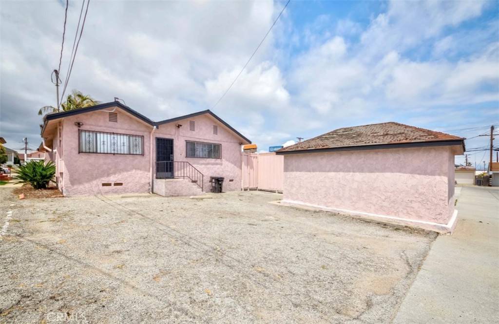 San Pedro, CA 90731,841 W 9th ST