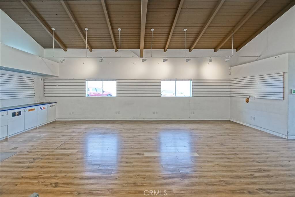 Manhattan Beach, CA 90266,2711 N Sepulveda BLVD