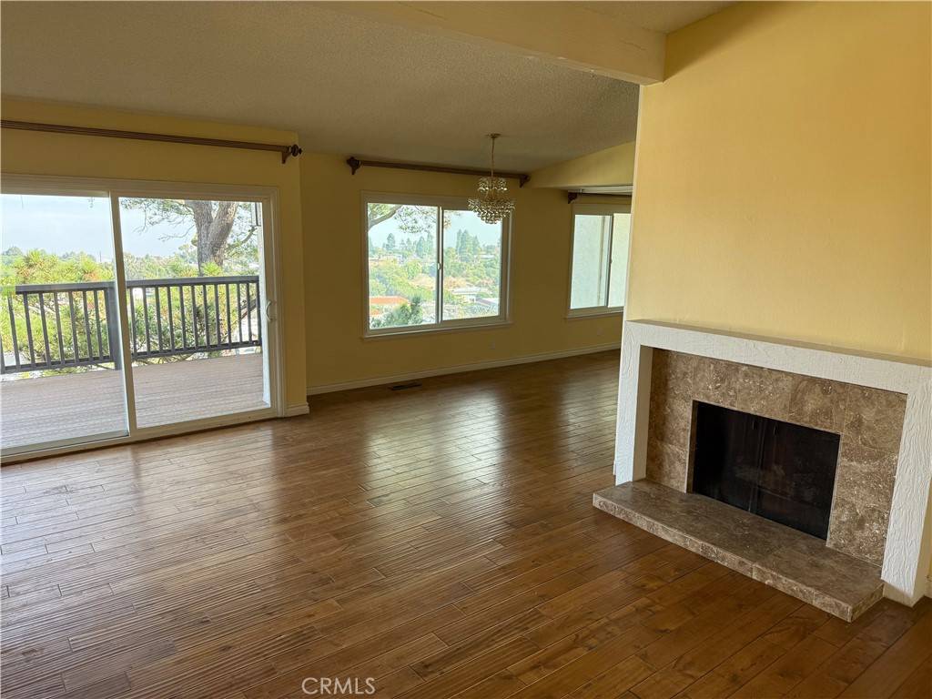 Rolling Hills Estates, CA 90274,1 Oaktree LN