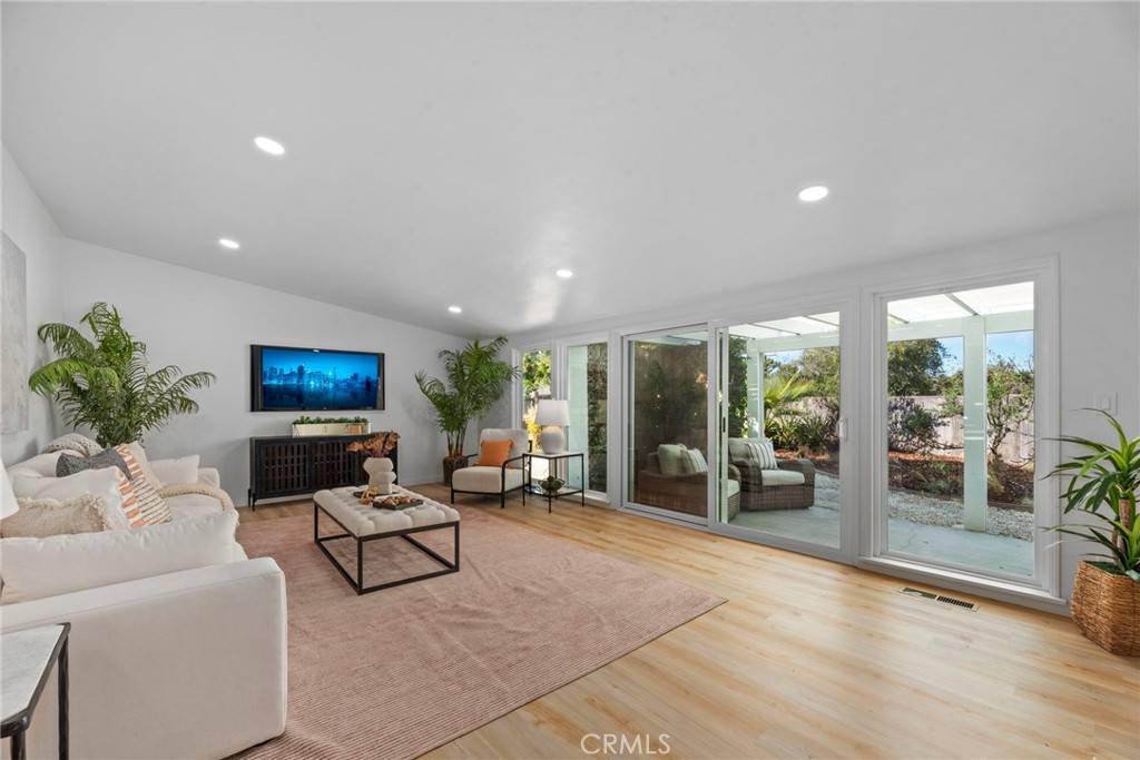 Rancho Palos Verdes, CA 90275,5223 Sunny Point PL