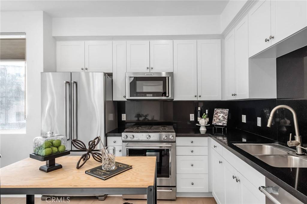 Hawthorne, CA 90250,5550 Boardwalk #102