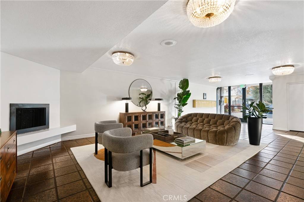 Encino, CA 91316,5240 Zelzah AVE #107