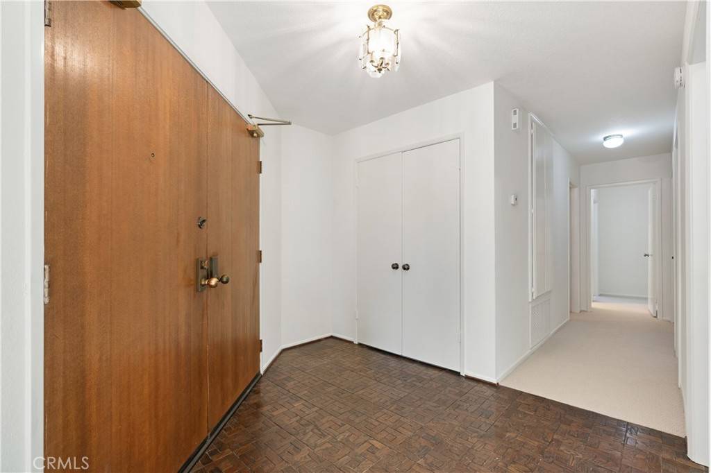 Encino, CA 91316,5240 Zelzah AVE #107