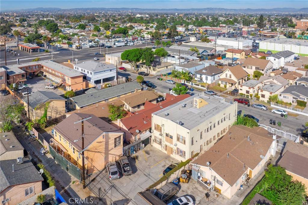 Los Angeles, CA 90044,932 W 74th ST