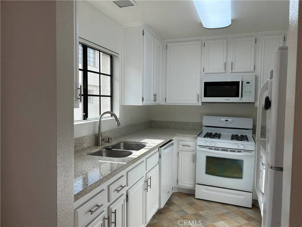 Torrance, CA 90503,2971 Plaza Del Amo #278