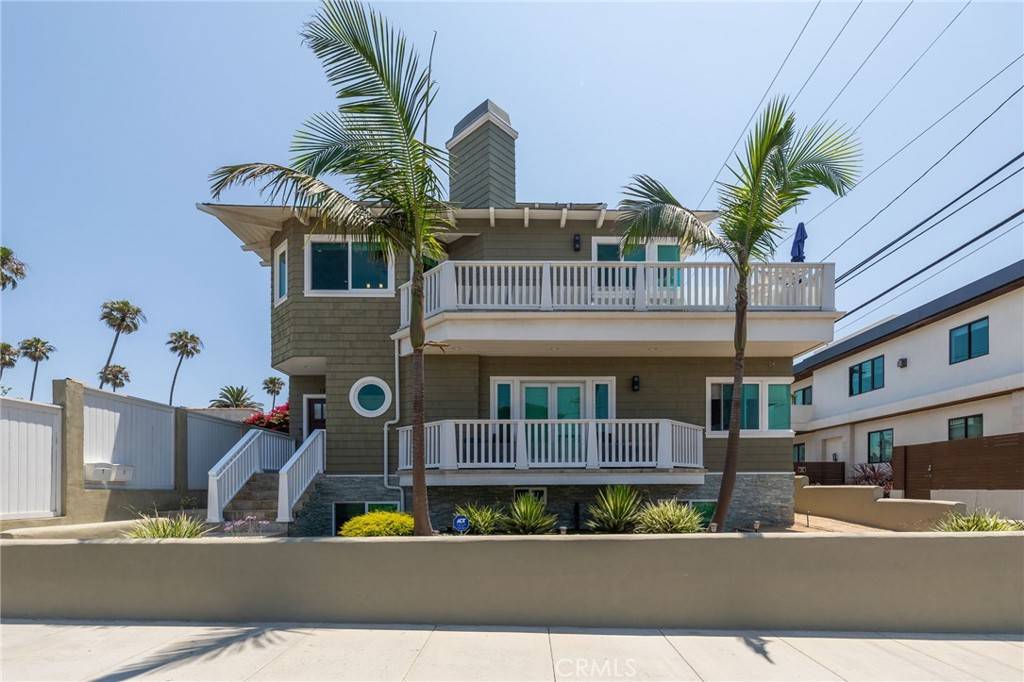 Redondo Beach, CA 90277,104 Avenue G #A