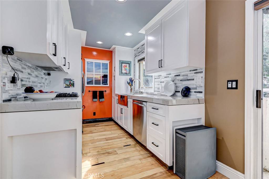 Santa Monica, CA 90403,917 2nd Street #101