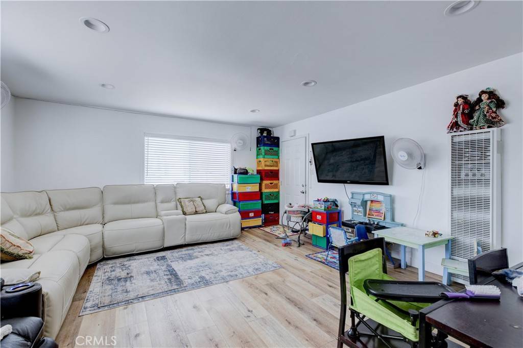 Long Beach, CA 90813,1720 Cerritos AVE #1