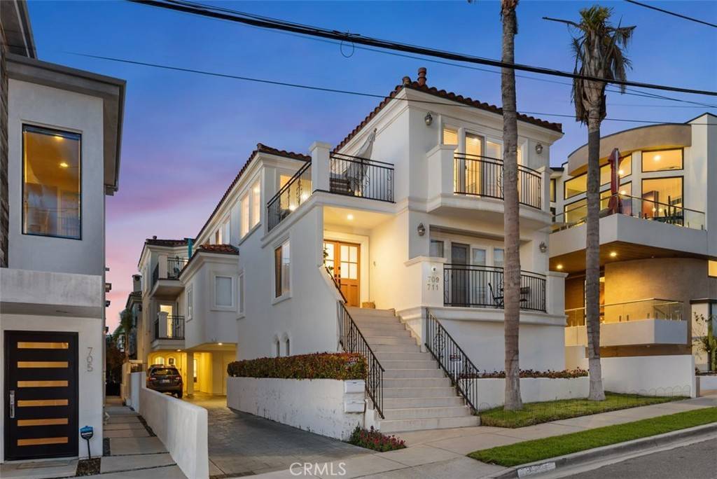 Hermosa Beach, CA 90254,711 1st Place