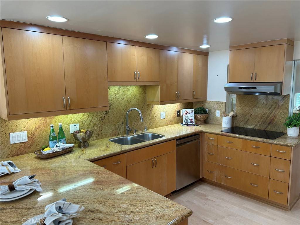 Rancho Palos Verdes, CA 90275,32709 Seagate DR #101