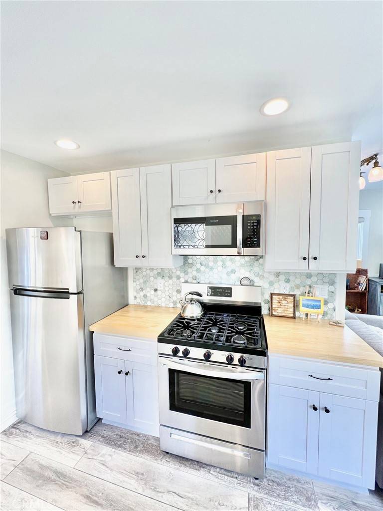 311 Claressa AVE Avalon, CA 90704
