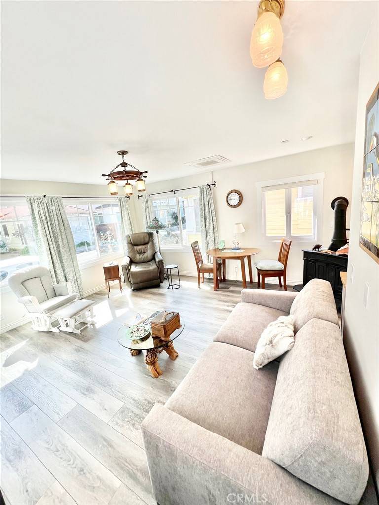 311 Claressa AVE Avalon, CA 90704