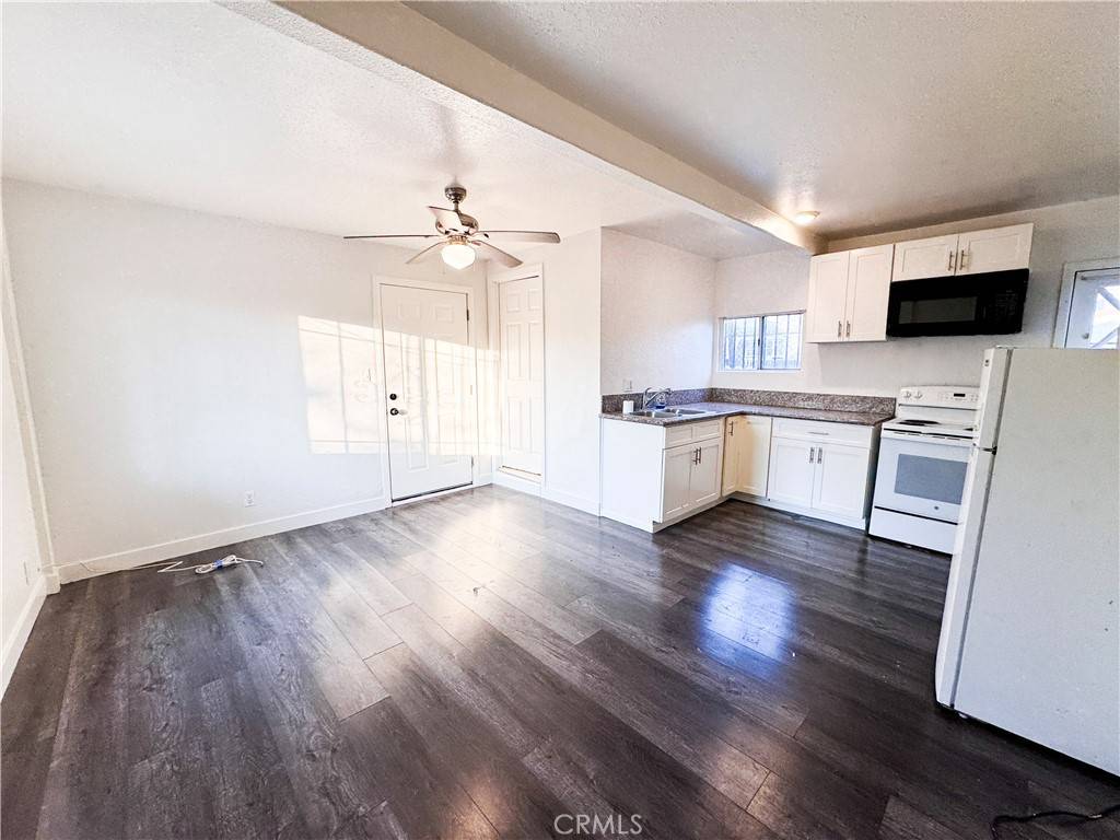Los Angeles, CA 90047,1746 W 82nd ST