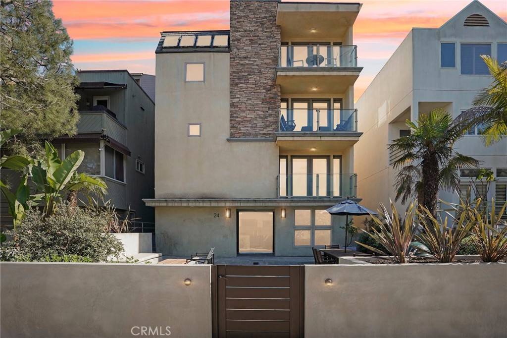 Marina Del Rey, CA 90292,24 Voyage ST #2