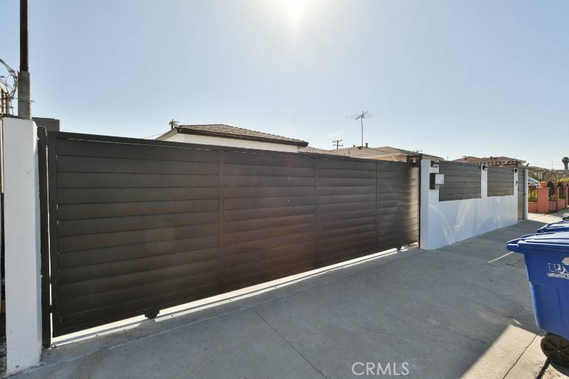 Hawthorne, CA 90250,4820 W 142nd ST