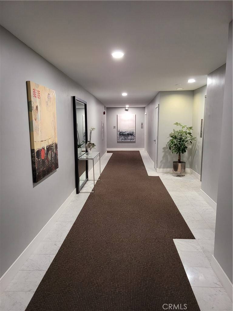 West Hollywood, CA 90069,8490 Fountain AVE #306