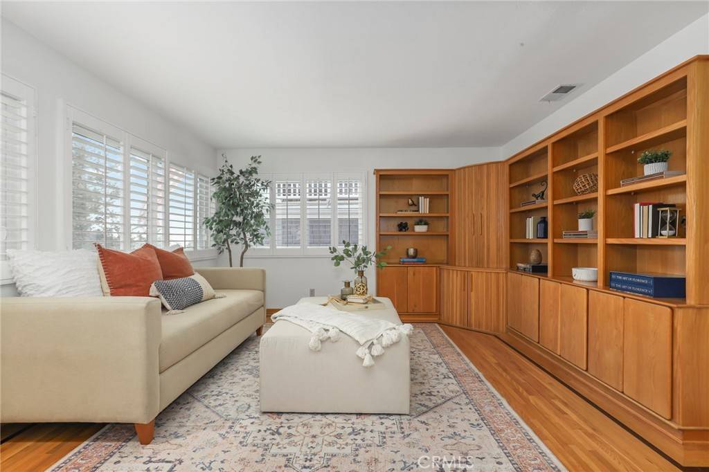 Hermosa Beach, CA 90254,661 Longfellow AVE